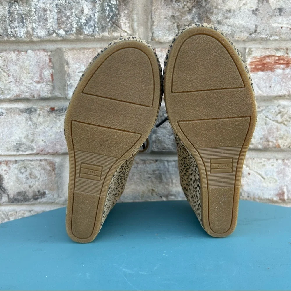 TOMS Leopard Print Wedge Booties Size 5